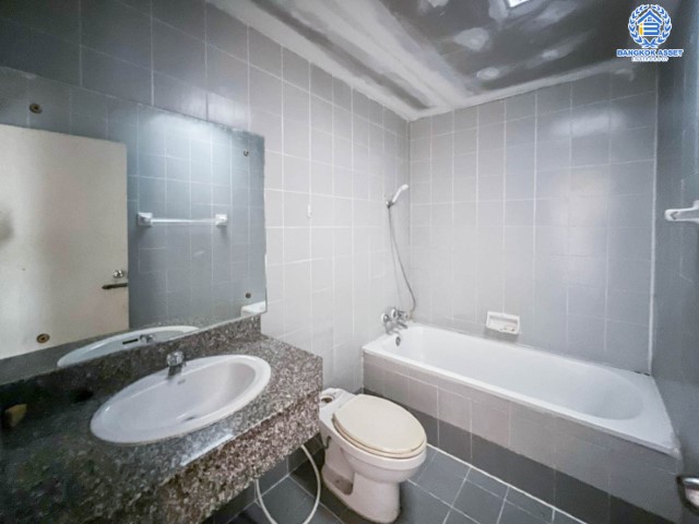 *****ทาวน์เฮ้าส์มือสองย่านนนทบุรี ม.พุทธชาด บางกรวย-ไทรน้อย เนื้อที่ 17 ตร.ว. ฟังก์ชัน 2 ห้องนอน 2 ห้องน้ำ 1 ที่จอดรถ หน้าบ้านไม่ชนใคร บนทำเลแห่งการเดินทาง ใกล้เซ็นทรัลเวสท์เกต และรถไฟฟ้าสายสีม่วง "สถานีบางพลู" ราคาเพียงล้านต้นๆ เท่านั้น!